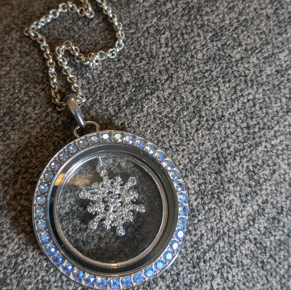 Authentic Origami Owl Snowflake Dangle Living Loc… - image 1